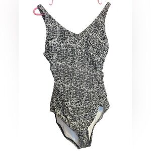 Speedo Women's Size 12 Side Ruched One Piece Swimsuit Black & White Print